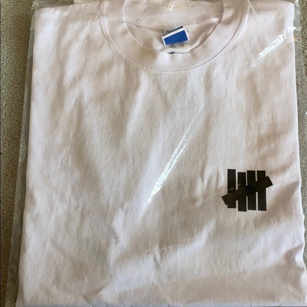 Undefeated Icon T-shirt size Large